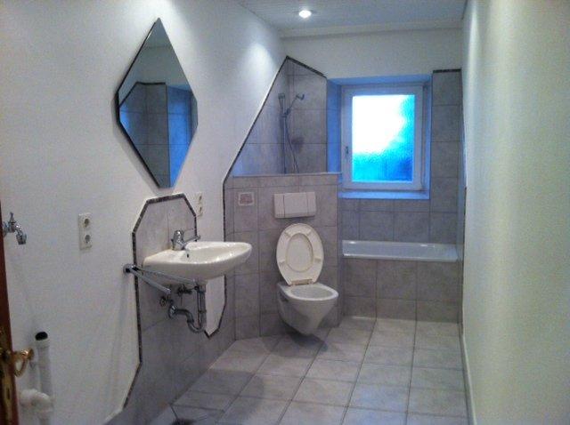 Etagenwohnung Kösching - 2.5 Zimmer, 71 m&sup2;, 895&euro; | Angebot:26548515