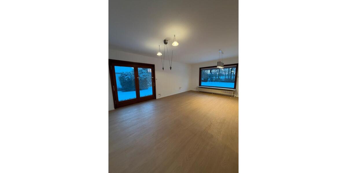 Einfamilienhaus Brunsbüttel - 7.5 Zimmer, 185 m&sup2;, 1.600&euro; | Angebot:25073557