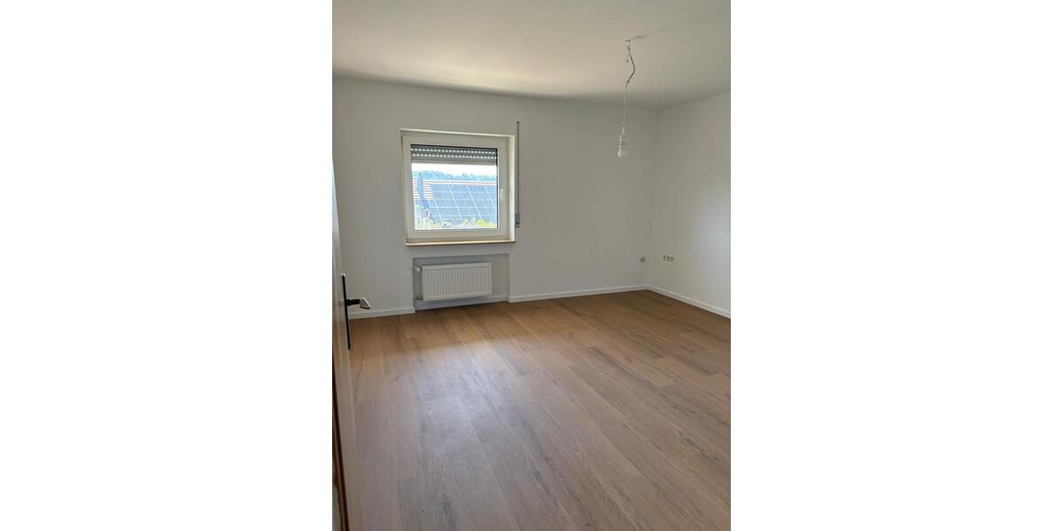 Erdgeschoßwohnung Lauda-Königshofen Königshofen - 3 Zimmer, 95 m&sup2;, 900&euro; | Angebot:26693294