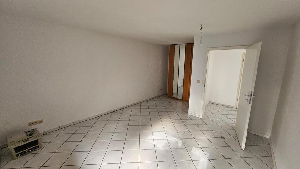 Etagenwohnung Wiesbaden Biebrich - 4 Zimmer, 1.800&euro; | Angebot:23472173