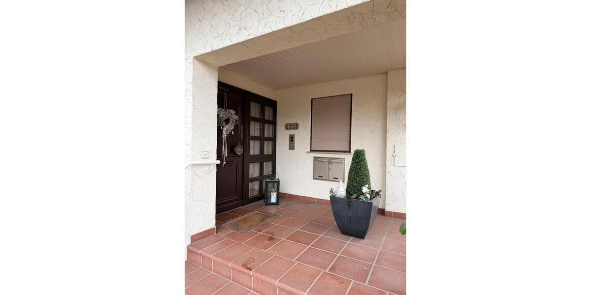 Einfamilienhaus Bietigheim-Bissingen Bissingen - 5.5 Zimmer, 210 m&sup2;, 1.800&euro; | Angebot:25393099