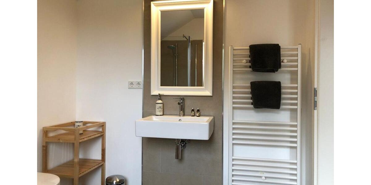 Wohnen auf Zeit Ratingen Lintorf - 2 Zimmer, 80 m&sup2;, 105&euro; | Angebot:22890299