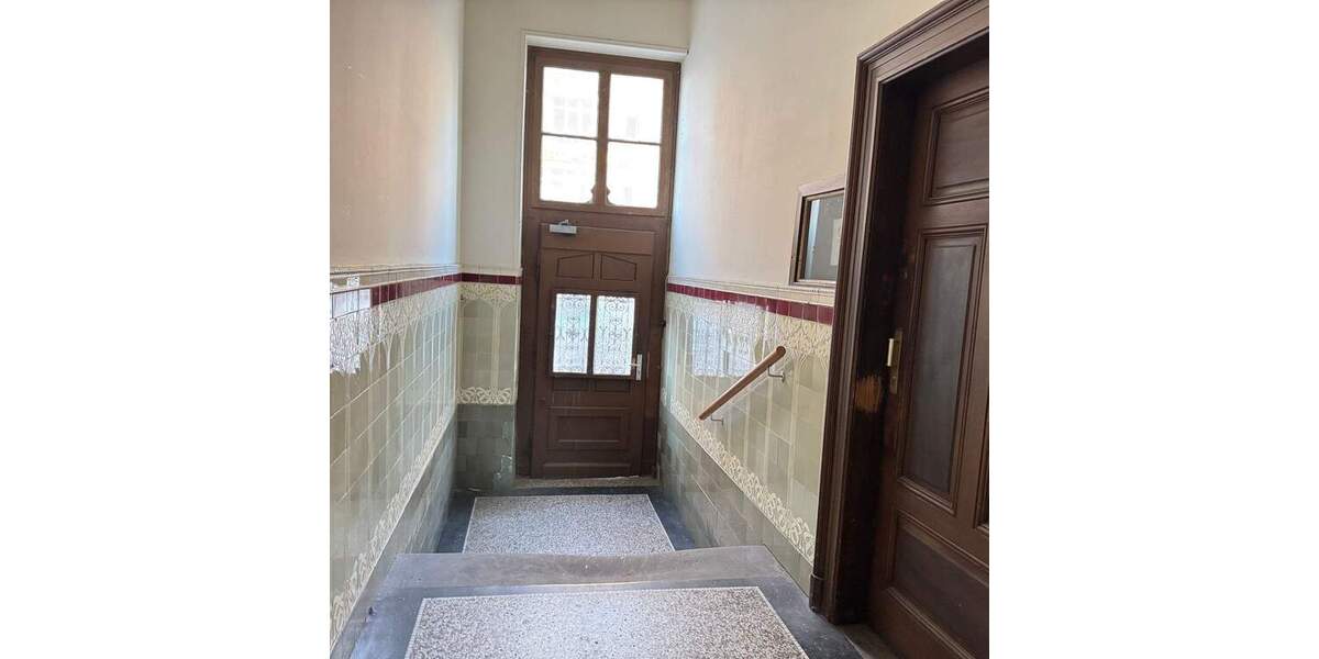 Etagenwohnung Saarbrücken St Johann - 4 Zimmer, 100 m&sup2;, 1.100&euro; | Angebot:24367917