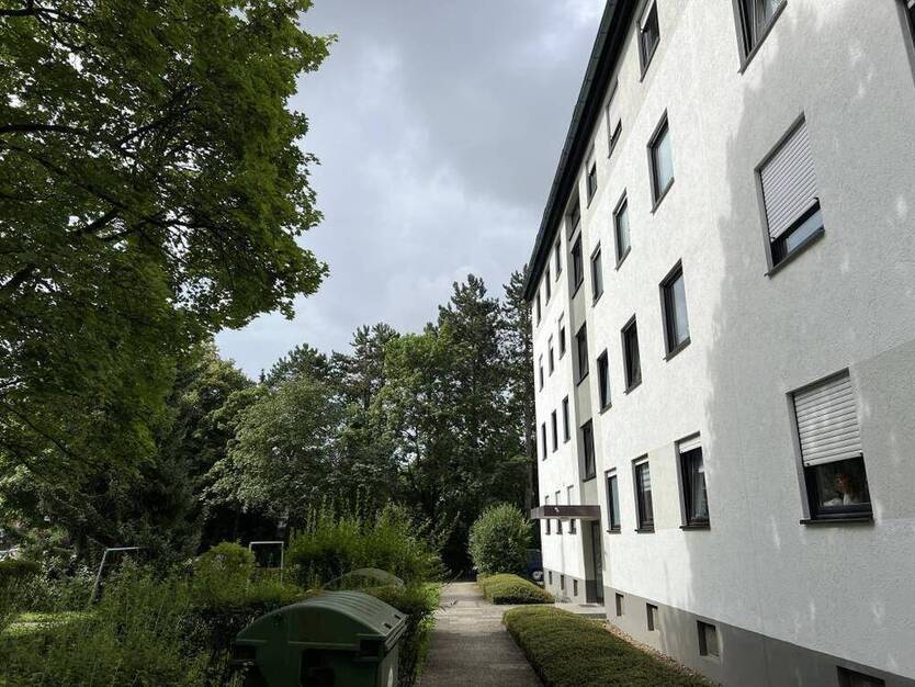 Gemütliche 2 ZKnB DachWohnung in Augsburg Haunstetten