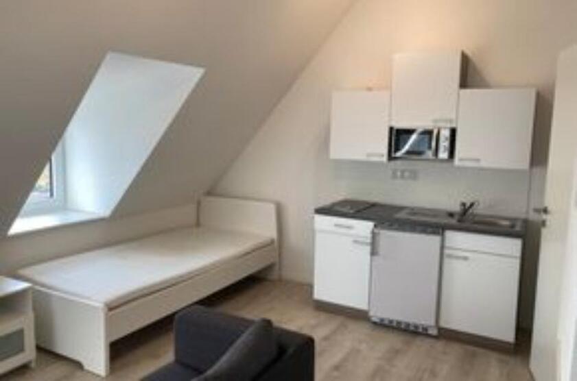 Reinhardshof: möbliertes 1-Zi.-Apartement 550,--€ warm zimmer