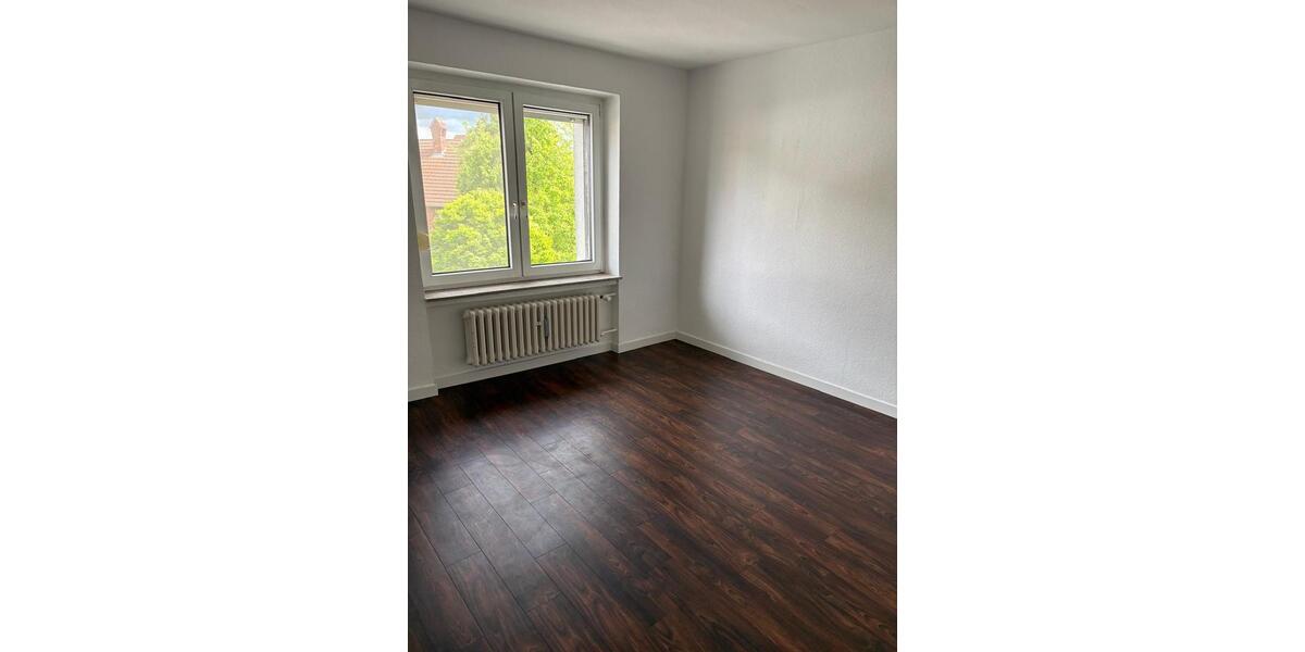 Etagenwohnung Petersberg - 3 Zimmer, 78 m&sup2;, 700&euro; | Angebot:26686673