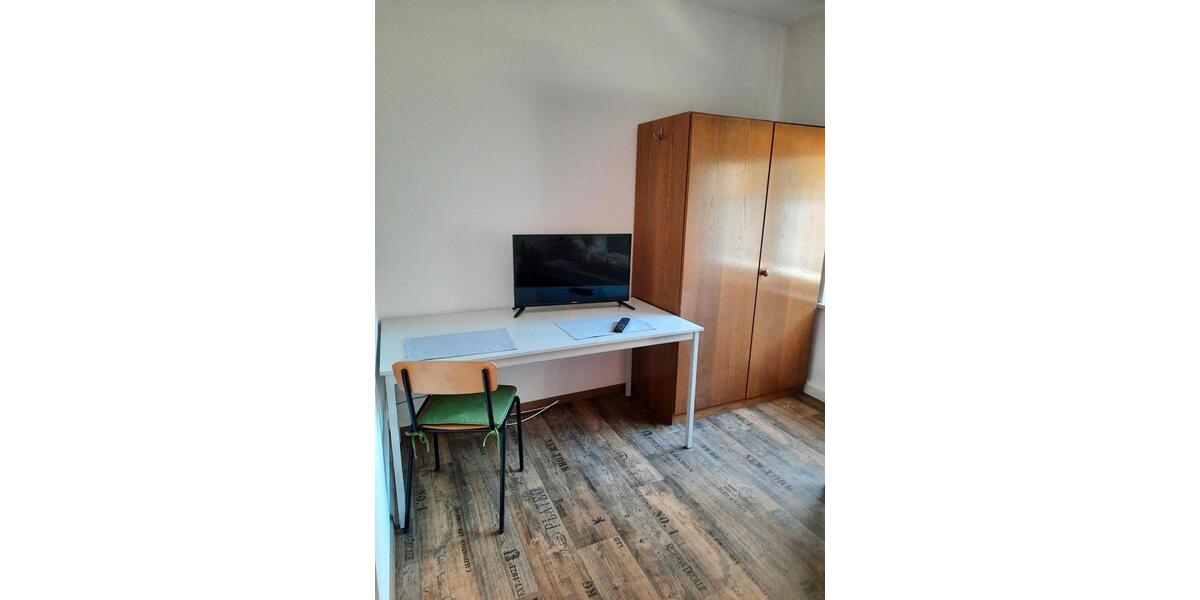 Wohnen auf Zeit Glauchau - 5 Zimmer, 100 m&sup2;, 340&euro; | Angebot:13740287