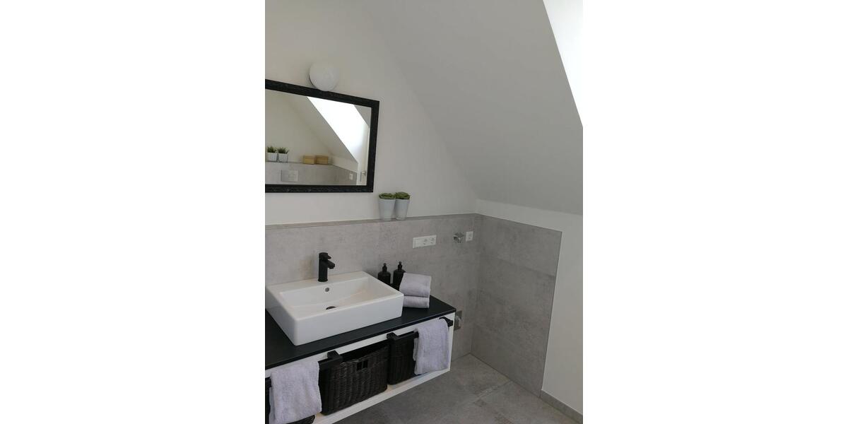 Dachgeschoßwohnung Neuenkirchen - 3 Zimmer, 2.000&euro; | Angebot:23164793