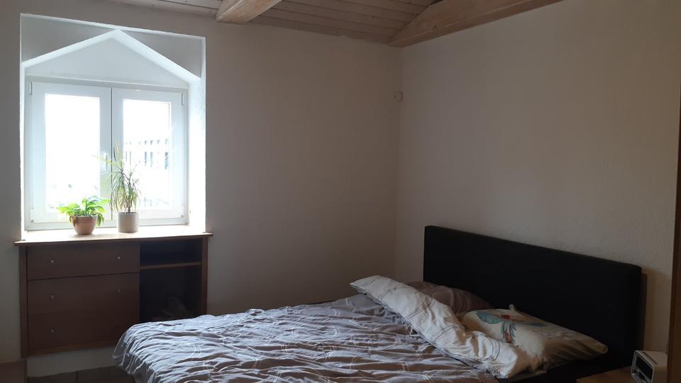 Dachgeschoßwohnung Lörrach - 3 Zimmer, 104 m&sup2;, 1.150&euro; | Angebot:25756007