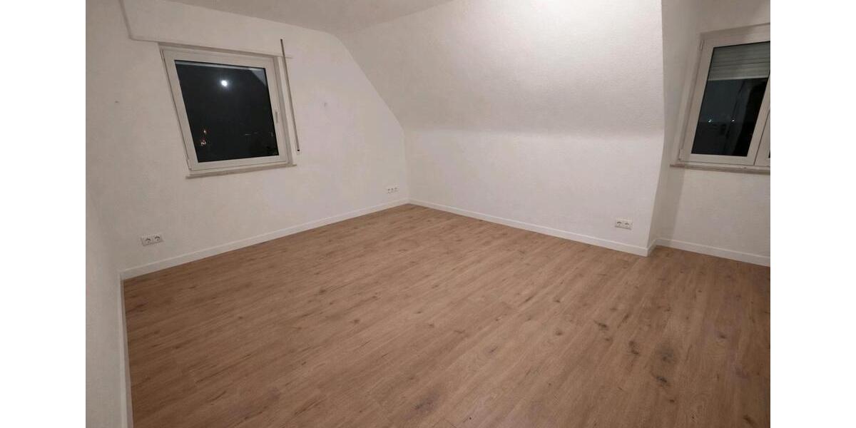 Dachgeschoßwohnung Albstadt - 4 Zimmer, 68 m&sup2;, 700&euro; | Angebot:26023490