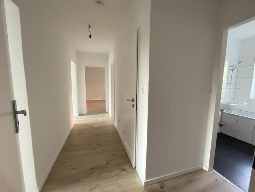 Kurzfristig beziehbare 3-Zimmer-Wohnung mit Balkon! zimmer