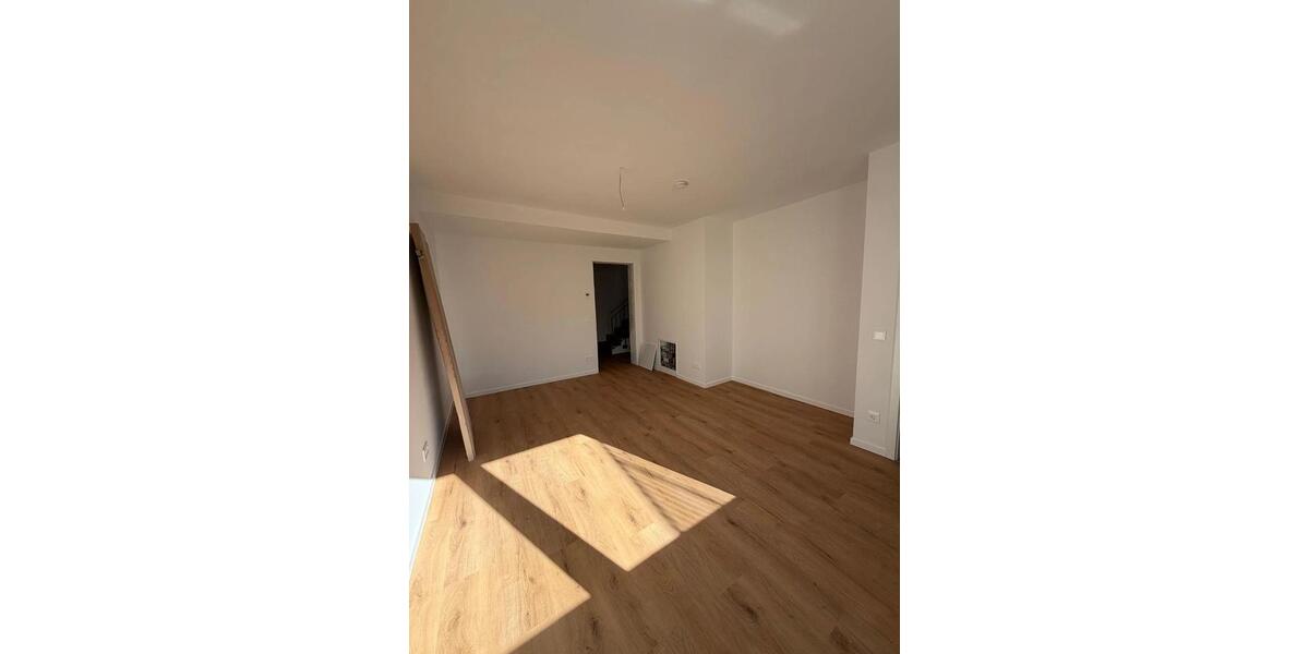 Erdgeschoßwohnung Euskirchen Dom-Esch - 3 Zimmer, 121 m&sup2;, 1.290&euro; | Angebot:26666132