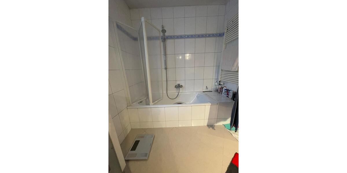 Etagenwohnung Bensheim - 4 Zimmer, 140 m&sup2;, 1.600&euro; | Angebot:24842527