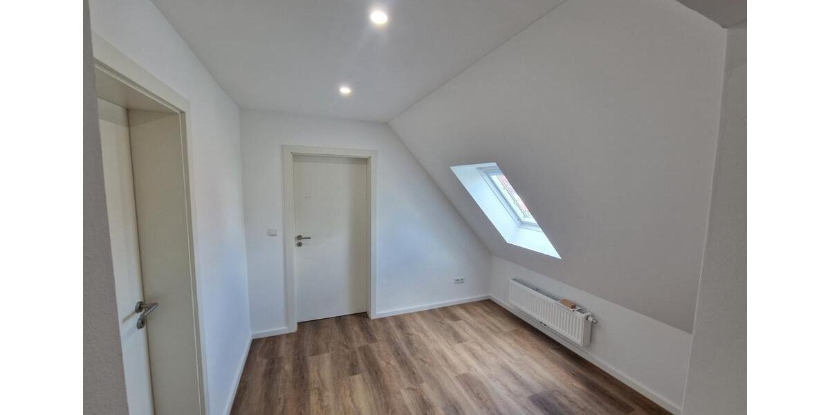 Dachgeschoßwohnung Wiesloch - 3.5 Zimmer, 57 m&sup2;, 950&euro; | Angebot:26019831