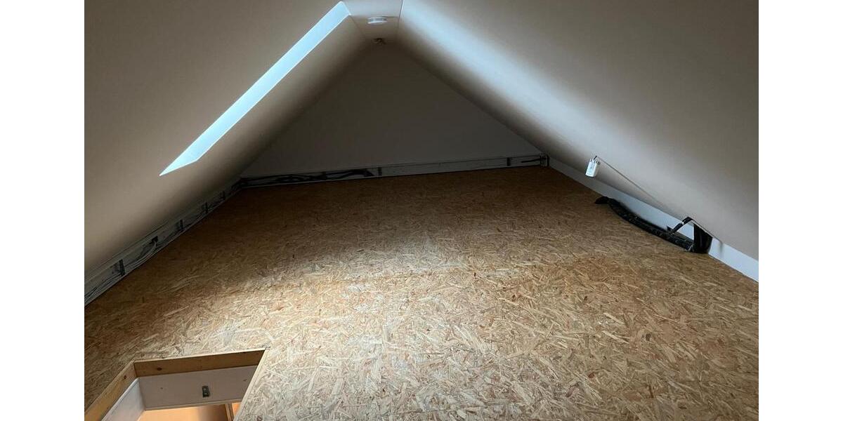 Dachgeschoßwohnung Donauwörth - 3 Zimmer, 100 m&sup2;, 1.200&euro; | Angebot:24242641