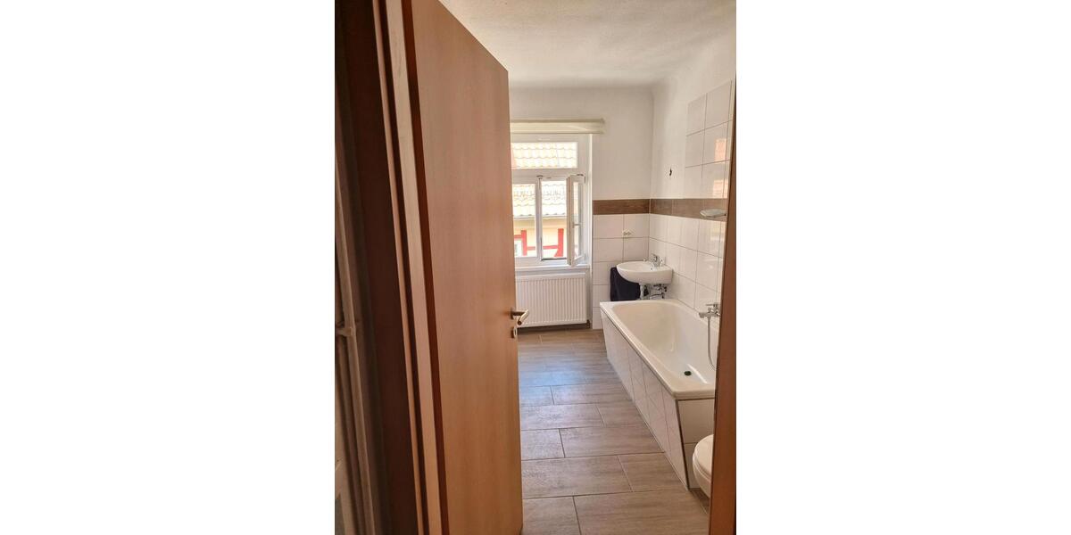 Etagenwohnung Bad Langensalza - 3 Zimmer, 73 m&sup2;, 475&euro; | Angebot:25875641