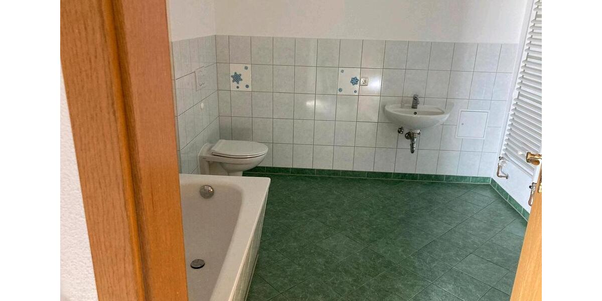 Erdgeschoßwohnung Olbernhau - 3 Zimmer, 100 m&sup2;, 700&euro; | Angebot:24559363