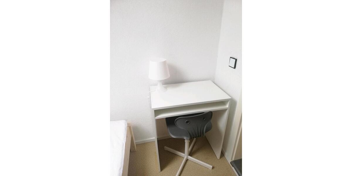 Möbliertes großes Zimmer; A94 Nähe 1 zimmer