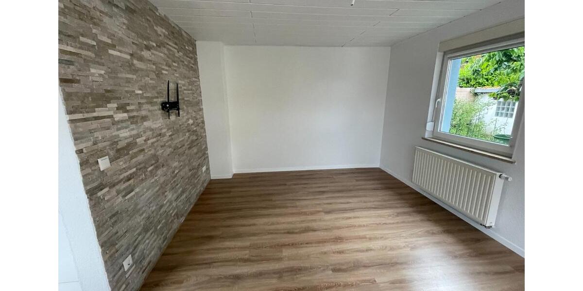 Helle 3 Zi-Terassenwohnung mit EBK und großer Terrasse und Garten zimmer