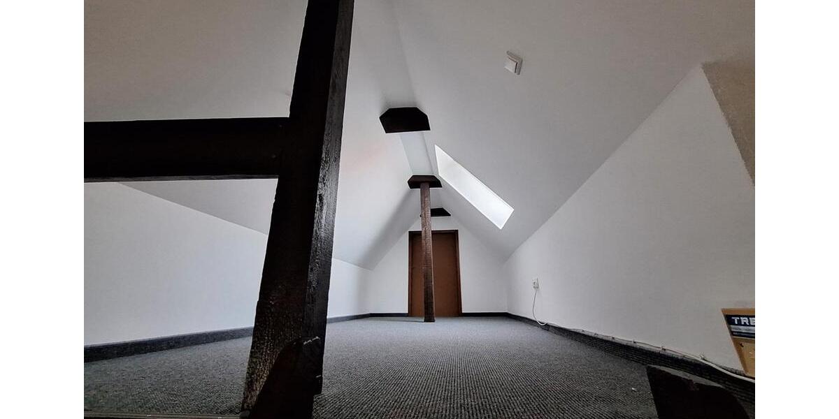 Dachgeschoßwohnung Hameln Kernstadt - 2.5 Zimmer, 70 m&sup2;, 630&euro; | Angebot:26038865