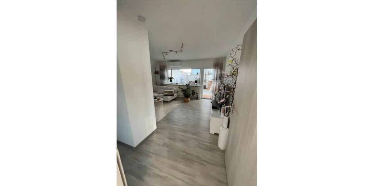 Dachgeschoßwohnung Homburg - 4 Zimmer, 110 m&sup2;, 950&euro; | Angebot:25989372