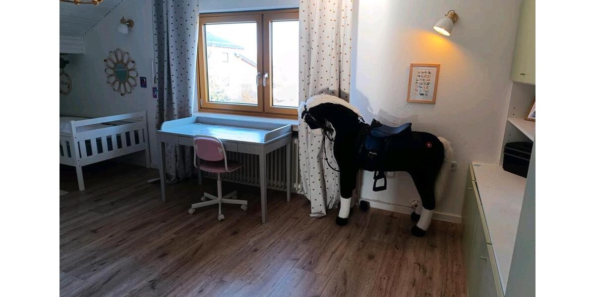 Einfamilienhaus Windhagen - 7 Zimmer, 180 m&sup2;, 1.600&euro; | Angebot:25424853