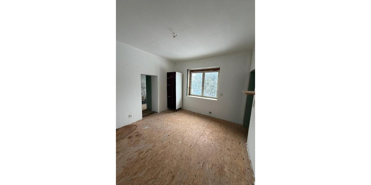 Doppelhaushälfte Nobitz - 9 Zimmer, 160 m&sup2;, 650&euro; | Angebot:24973494