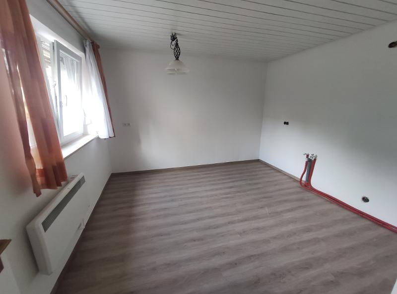 Saniertes Einfamilienhaus mit Stellplatz, Freisitz und Photovoltaik 4 zimmer