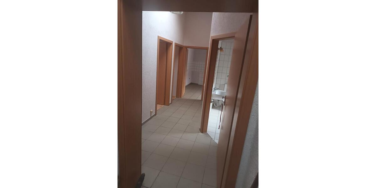 Etagenwohnung Weinheim - 2 Zimmer, 67 m&sup2;, 770&euro; | Angebot:26611052