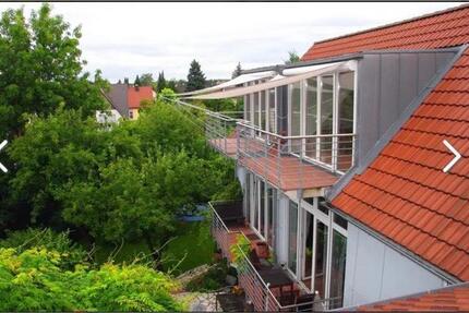 WG-Zimmer in großer Dachgeschosswohnung – nur zwei Parteien 6 zimmer