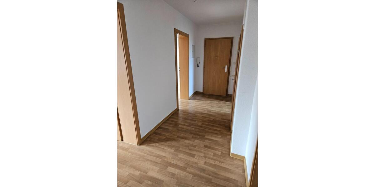 Etagenwohnung Gröditz - 3 Zimmer, 65 m&sup2;, 405&euro; | Angebot:25220595