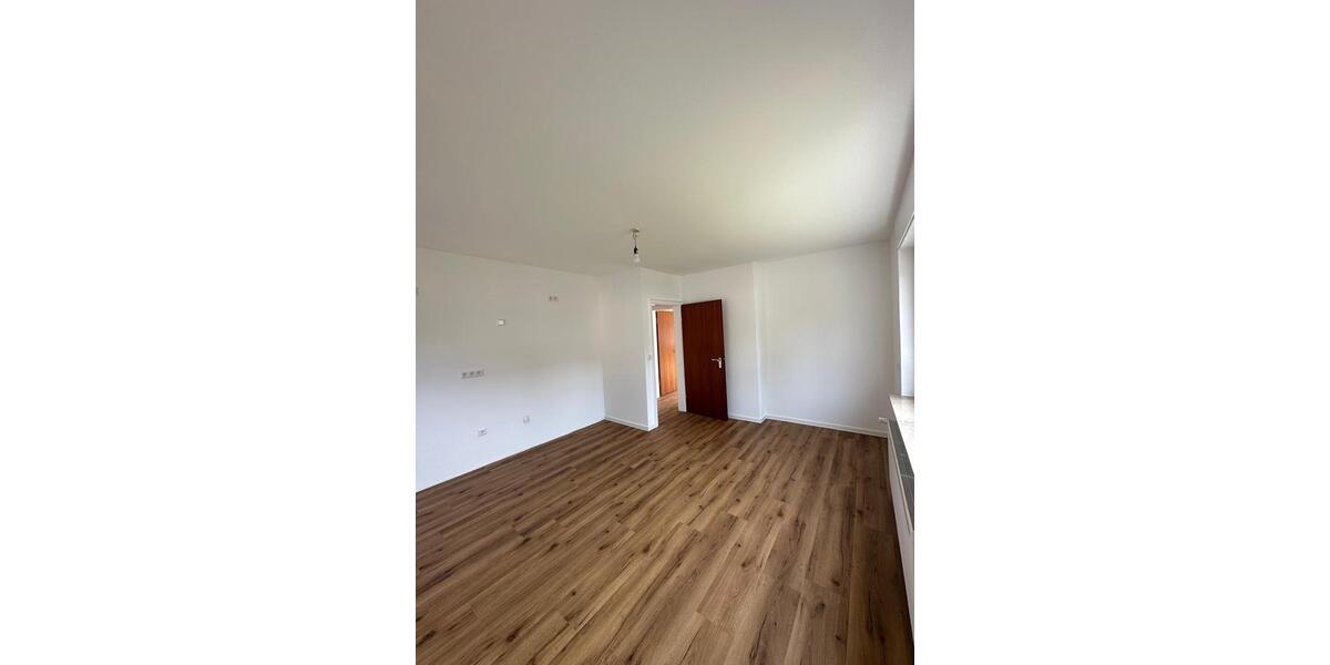 Erdgeschoßwohnung Bad Driburg - 4 Zimmer, 110 m&sup2;, 825&euro; | Angebot:26039376