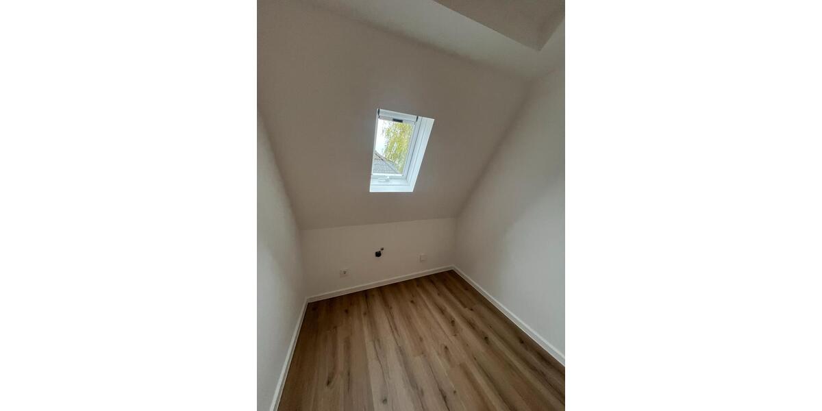 Dachgeschoßwohnung Mönchengladbach Süd - 2 Zimmer, 40 m&sup2;, 600&euro; | Angebot:26322219