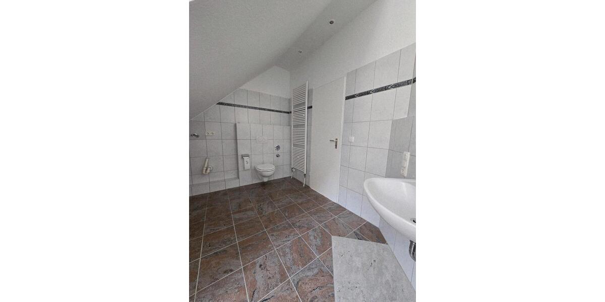 Dachgeschoßwohnung Bad Münstereifel - 2 Zimmer, 81 m&sup2;, 990&euro; | Angebot:24832786