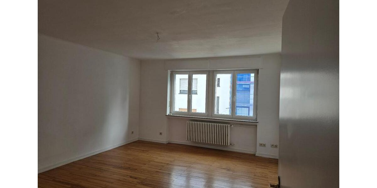 Zentral gelegene 4-Zimmer-Wohnung in SB St. Johann-sofort frei 4 zimmer