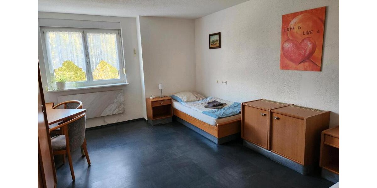 Wohnen auf Zeit Rosenberg - 10 Zimmer, 100 m&sup2;, 25&euro; | Angebot:23082906