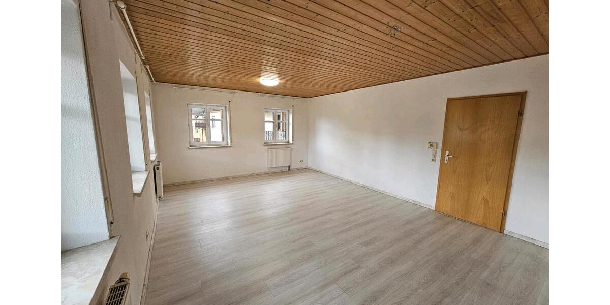Etagenwohnung Weißenbrunn - 2 Zimmer, 78 m&sup2;, 620&euro; | Angebot:26263171