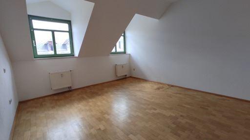 Dachgeschoßwohnung Chemnitz Hilbersdorf - 3 Zimmer, 81 m&sup2;, 349&euro; | Angebot:26039504