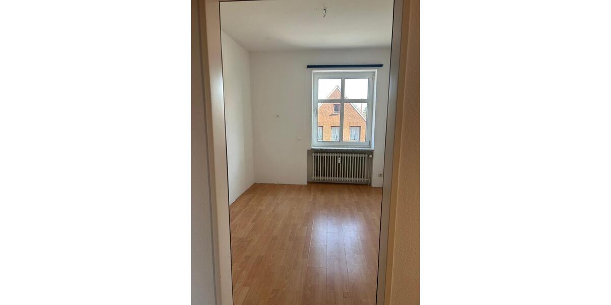 Etagenwohnung Moormerland - 3 Zimmer, 95 m&sup2;, 700&euro; | Angebot:25539296
