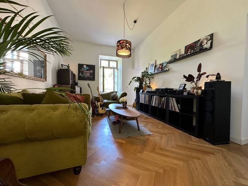 +++ DreiZimmerwohnung mit zwei Stellplätzen im Denkmalobjekt +++