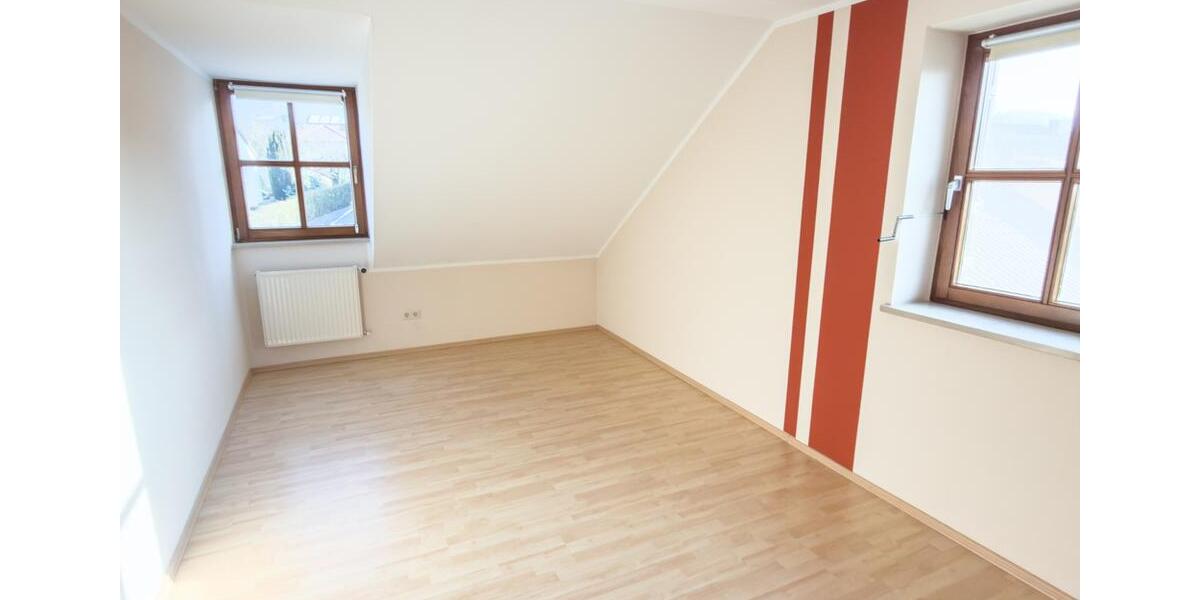 Doppelhaushälfte Großheirath - 4.5 Zimmer, 140 m&sup2;, 1.050&euro; | Angebot:24784370