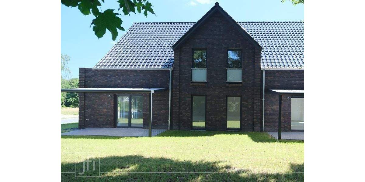 Moderne Haushälfte mit Wärmepumpe, zwei Bädern und überdachter Terrasse 4 zimmer