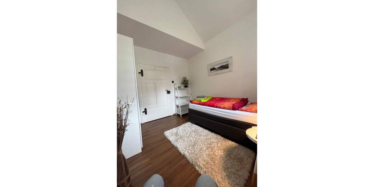 Etagenwohnung Waal Emmenhausen - 4 Zimmer, 136 m&sup2;, 1.300&euro; | Angebot:24341495