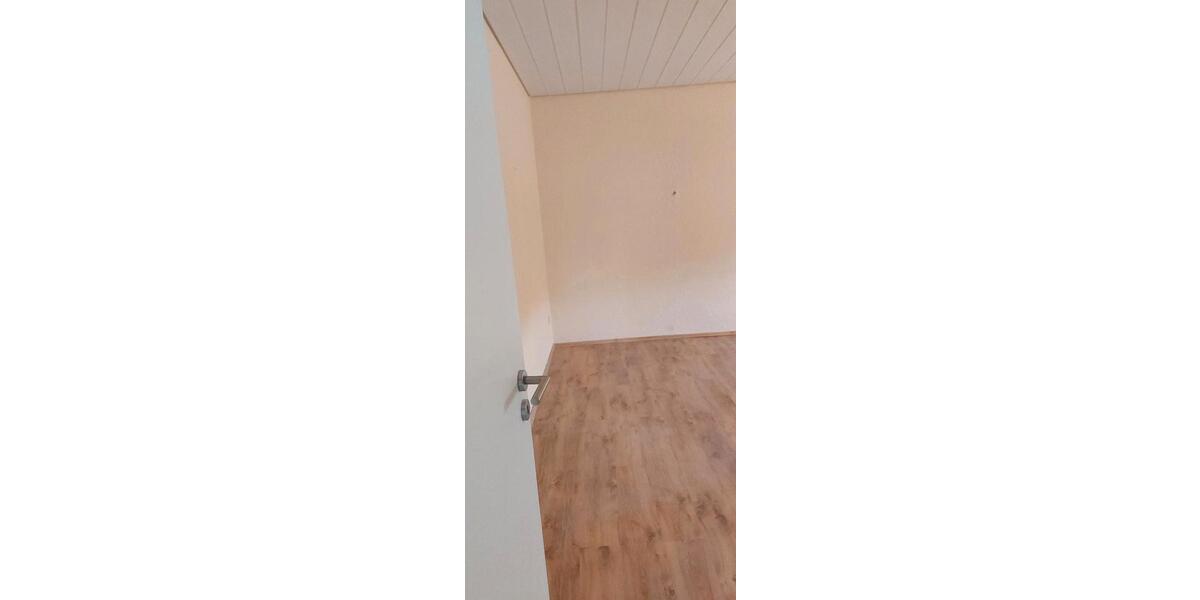 Dachgeschoßwohnung Duisburg Rheinhausen - 2 Zimmer, 75 m&sup2;, 950&euro; | Angebot:26532670