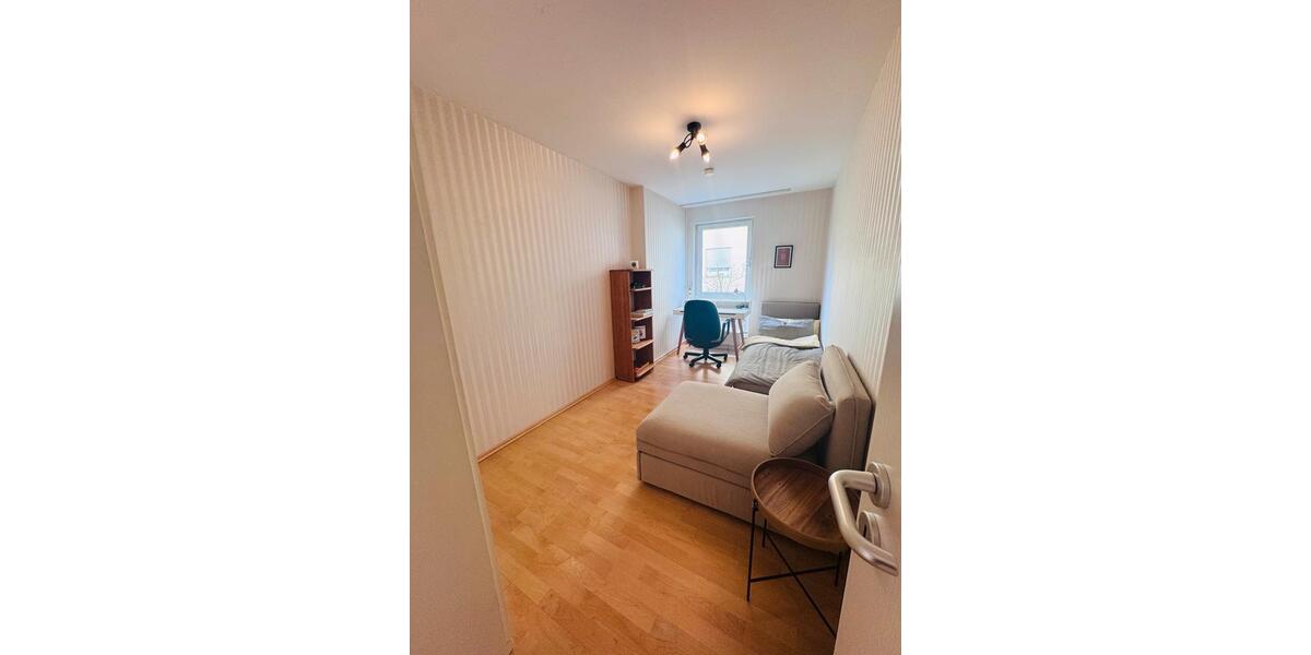 Etagenwohnung Böblingen - 4 Zimmer, 90 m&sup2;, 1.800&euro; | Angebot:25646140