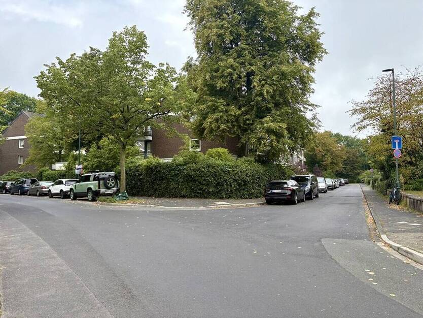 Umfassend sanierte 3-Zimmer-Wohnung mit Balkon in Düsseldorf-Niederkassel