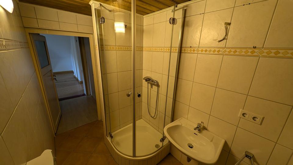 Dachgeschoßwohnung Jesberg - 2.5 Zimmer, 80 m&sup2;, 420&euro; | Angebot:25364398