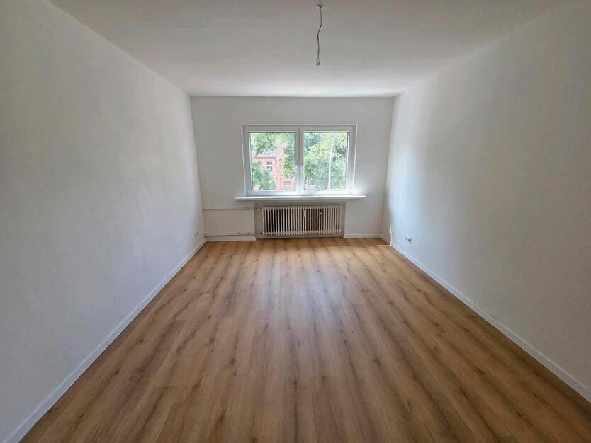 Schöne 3-Zimmerwohnung 70 qm mit Balkon kernsaniert