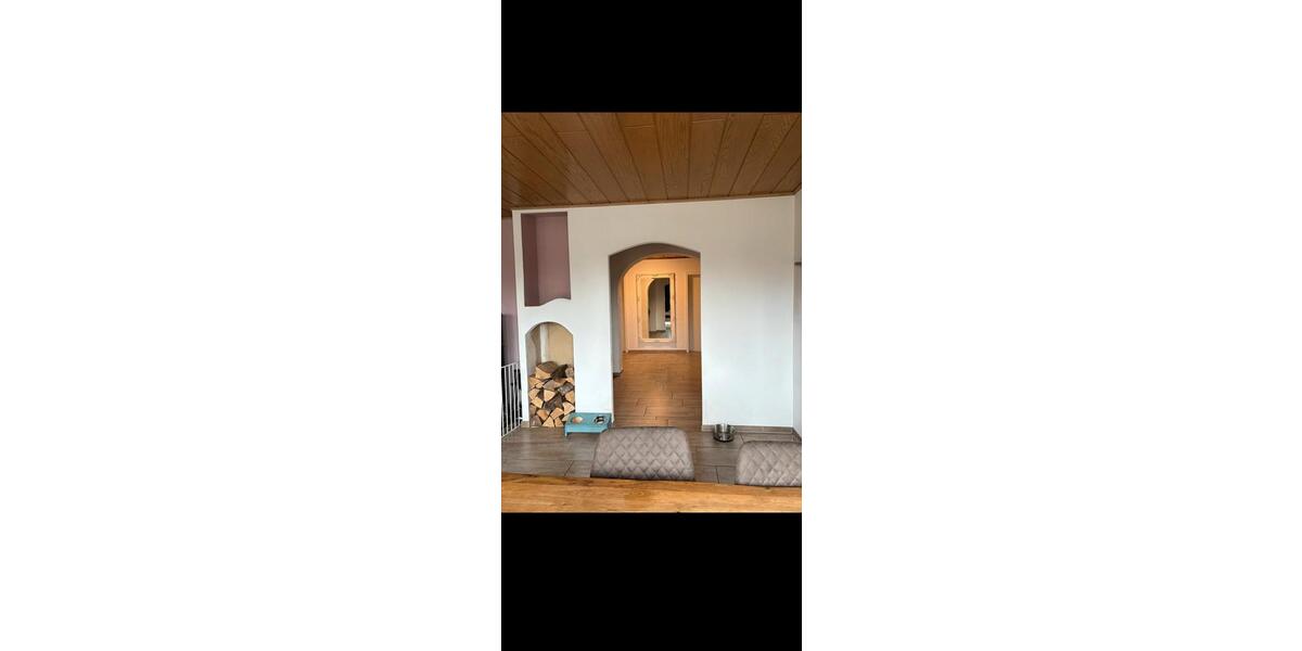 Dachgeschoßwohnung Tiefenbach - 3.5 Zimmer, 103 m&sup2;, 850&euro; | Angebot:26603501
