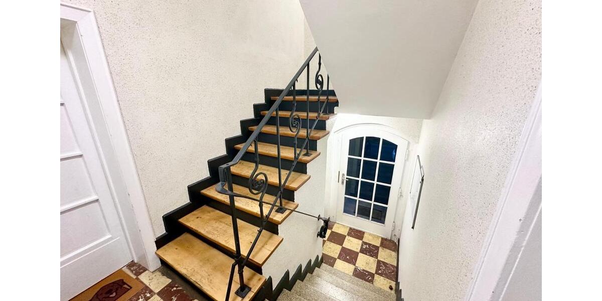 Dachgeschoßwohnung Detmold - 3 Zimmer, 75 m&sup2;, 580&euro; | Angebot:25430655